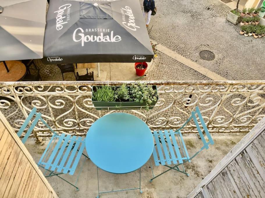 Coeur Du Centre Ville Avec Balcon L'Isle-sur-la-Sorgue Exterior photo